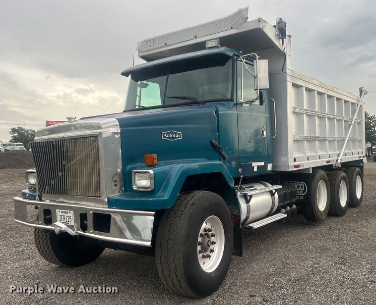 1999 Volvo ACL dump truck - EG0799