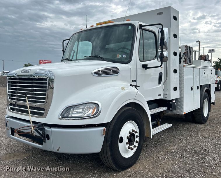 2015 Freightliner  Business Class M2 utility / service truck - EG0803