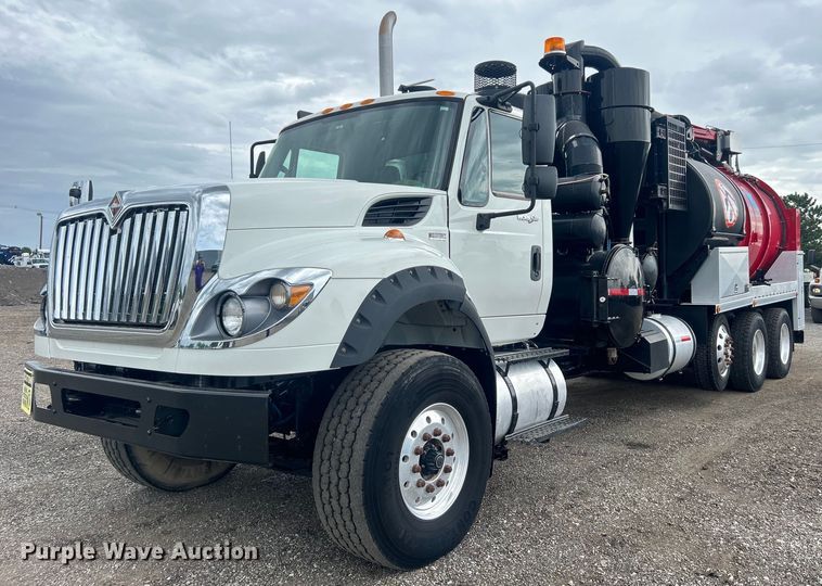 2013 International  WorkStar 7600 hydrovac truck - EG0804