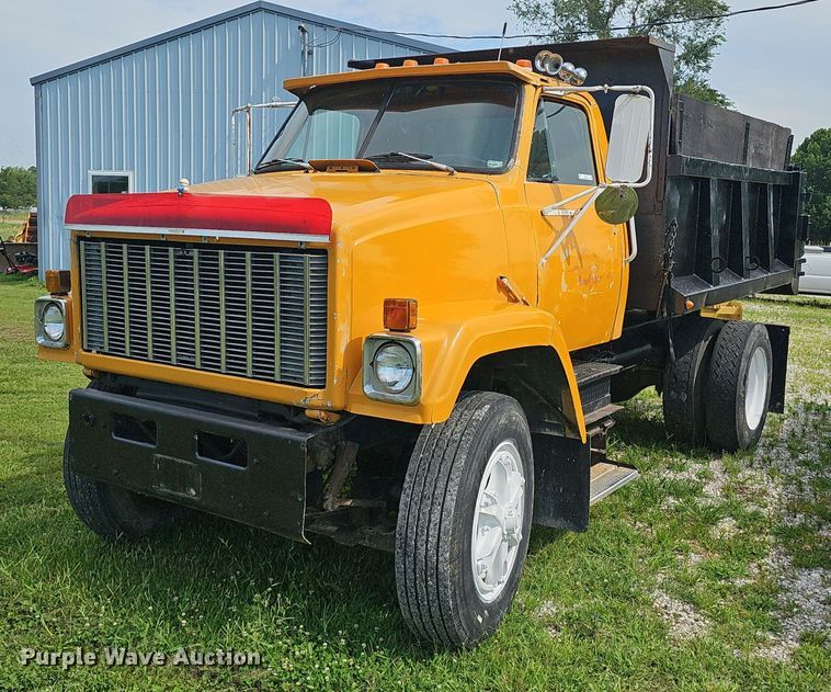 1985 GMC Brigader  dump truck - EJ5748