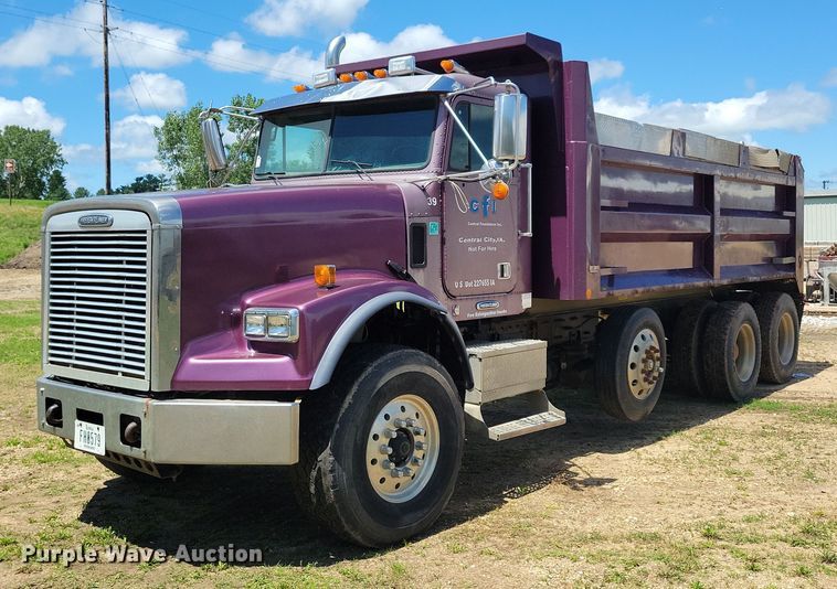 2004 Freightliner FLD 120 dump truck - KA9916