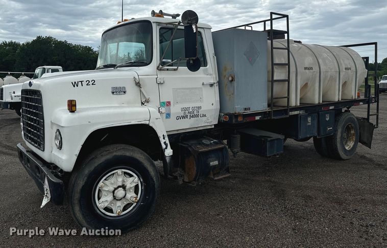 1985 Ford LN8000 water truck - MU9938
