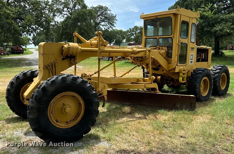 1972 Caterpillar  12F rigid frame motor grader - NQ9668