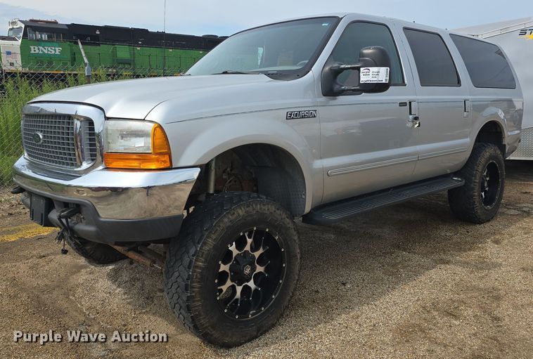 2000 Ford  Excursion XLT SUV - DQ4446