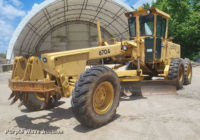 1985 John Deere  670A motor grader - DR4883