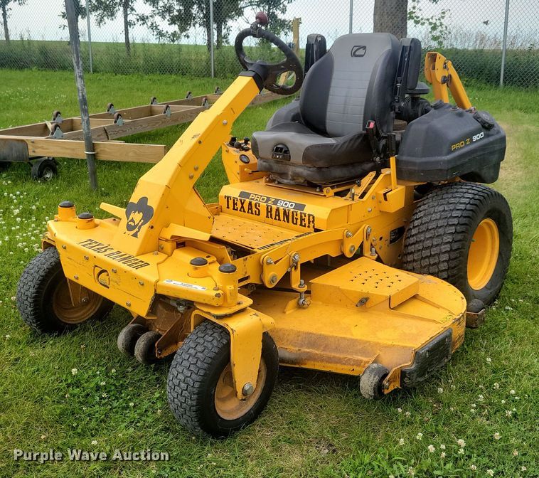 2017 Cub Cadet Pro Z 900  ZTR lawn mower - KA9905