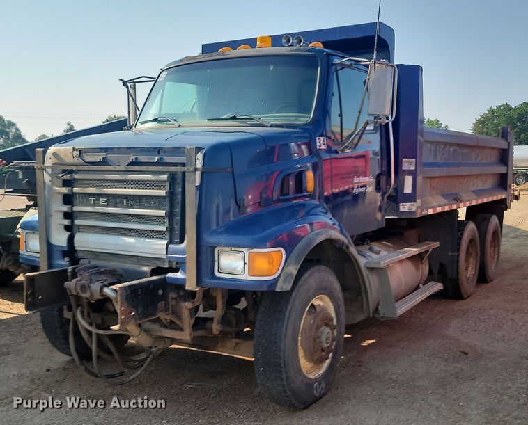 2004 Sterling LT7500 dump truck - OD9585