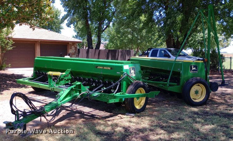 John Deere 8350 grain drill - DP1194