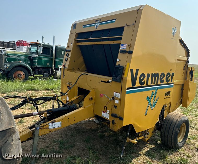2001 Vermeer 605XL round baler - DQ6879