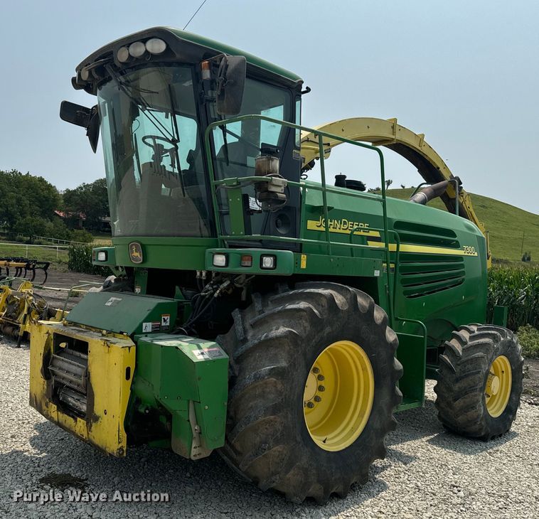 2006 John Deere 7300 forage harvester - DQ6900