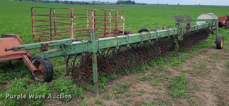 John Deere E0400 rotary hoe - DR4351