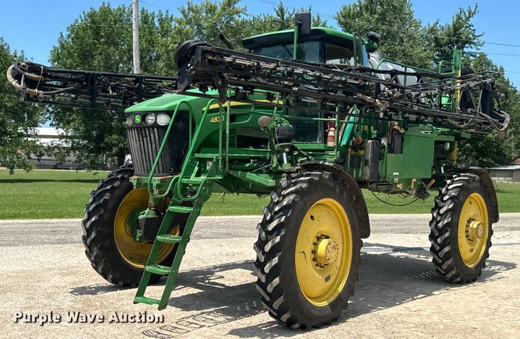 2011 John Deere 4830 sprayer - DX0572