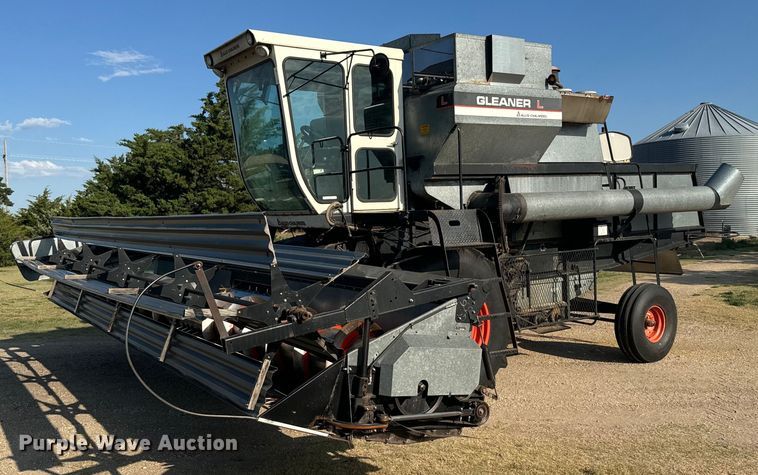 1975 Gleaner L combine - DX3453
