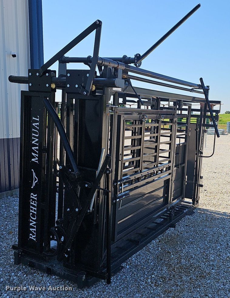 2024 Rancher  livestock squeeze chute - EJ5759