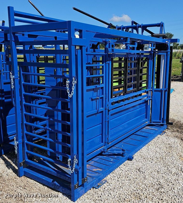 2024 Rancher  livestock squeeze chute - EJ5760