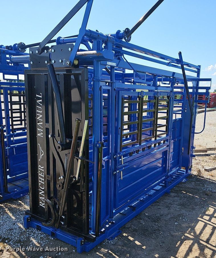 2024 Rancher  livestock squeeze chute - EJ5761