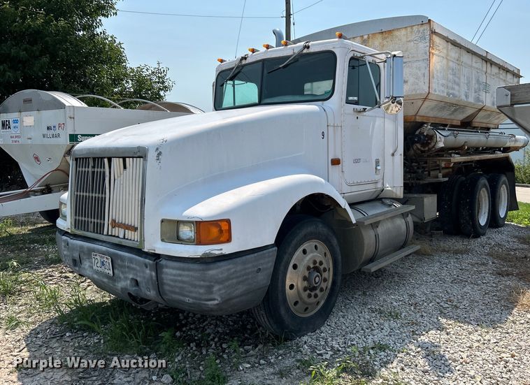 1991 International  9400 fertilizer delivery truck - EK4959