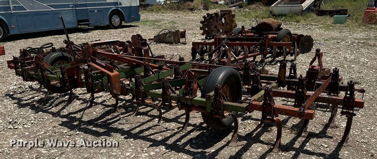 Field cultivator - NQ9649
