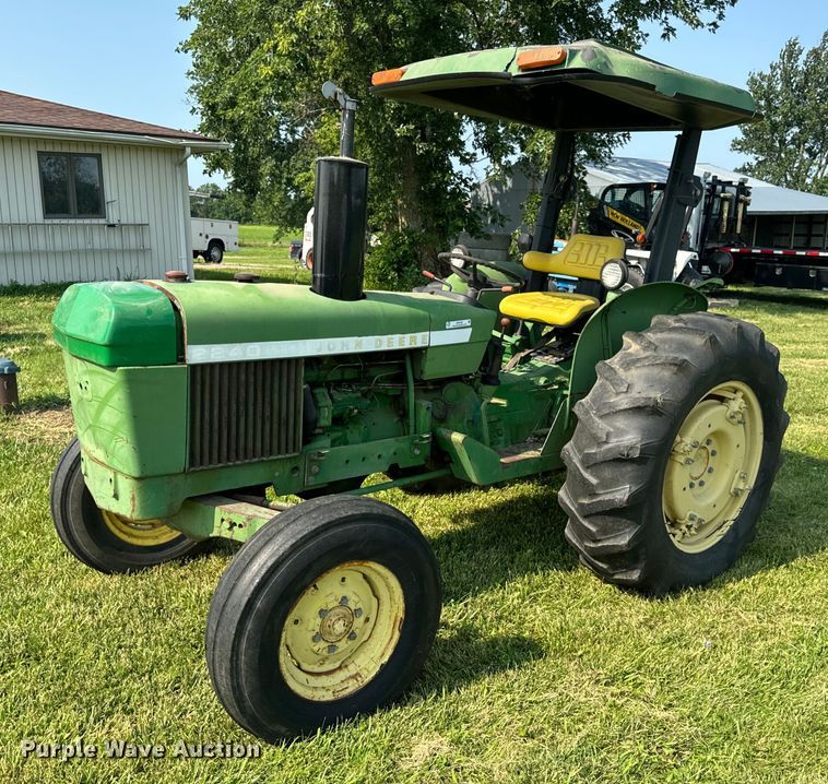 1976 John Deere 2240 tractor - OF9792