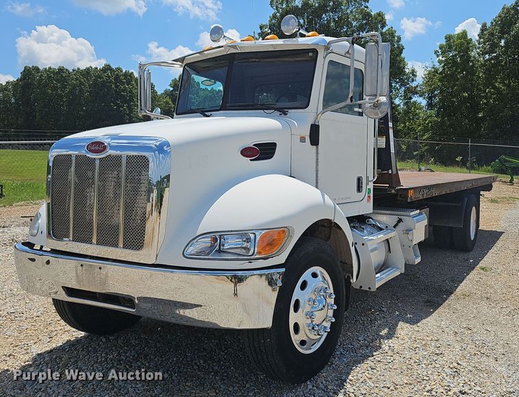2005 Peterbilt  335 rollback truck - EJ5737