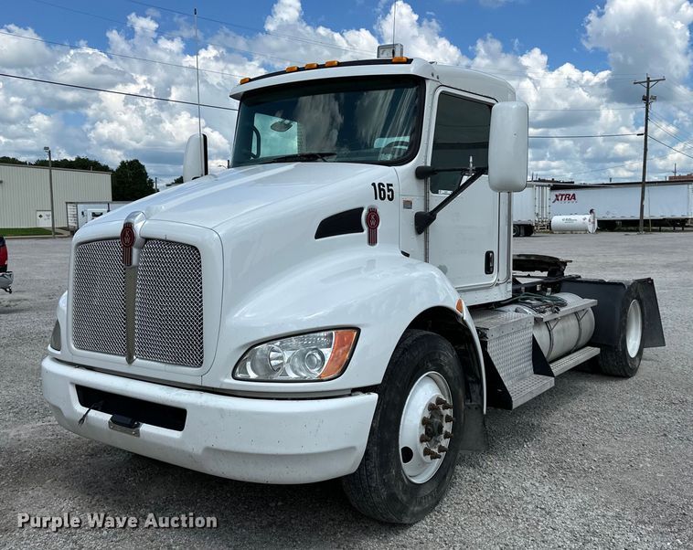 2013 Kenworth T370  semi truck - EJ6371