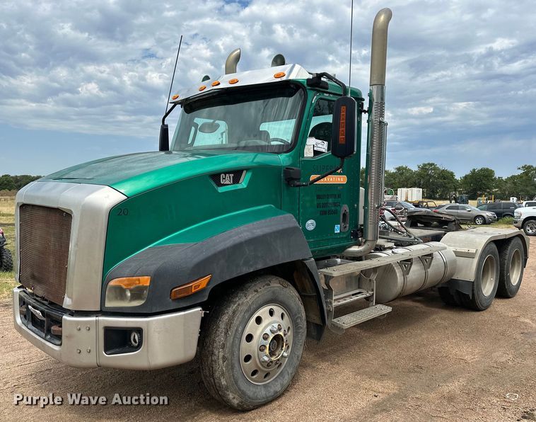 2013 Caterpillar  CT660L semi truck - DJ6246