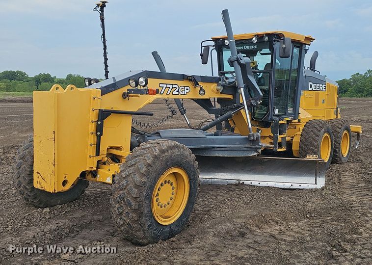 2014 John Deere 772GP motor grader - DS4633