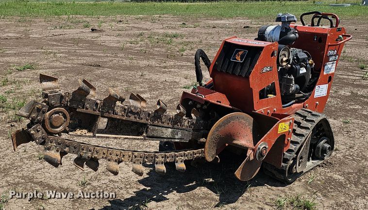 2017 Ditch Witch C24X trencher - DS4649