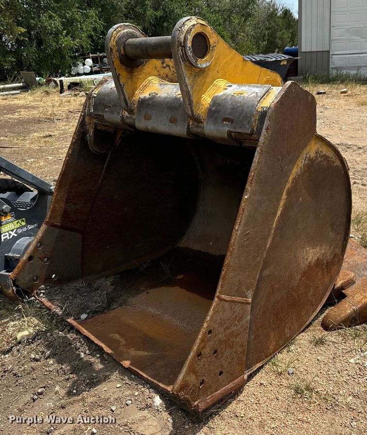 2016 John Deere excavator bucket - LF9856