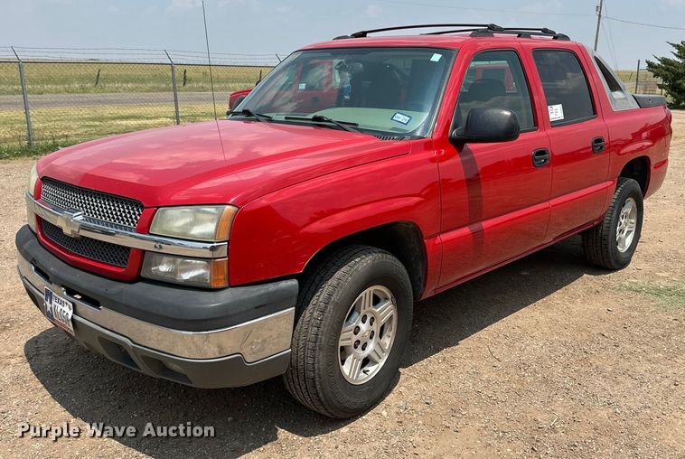2004 Chevrolet  Avalanche Crew Cab pickup truck - DK6936