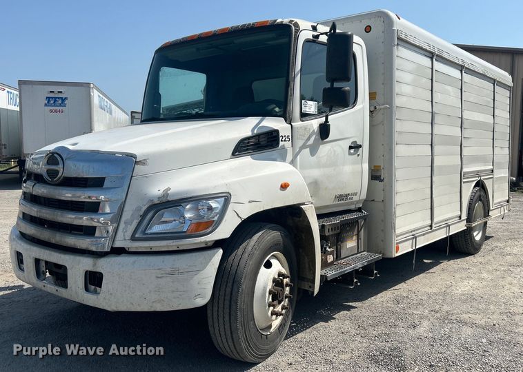 2011 Hino 268 delivery truck - DO6606
