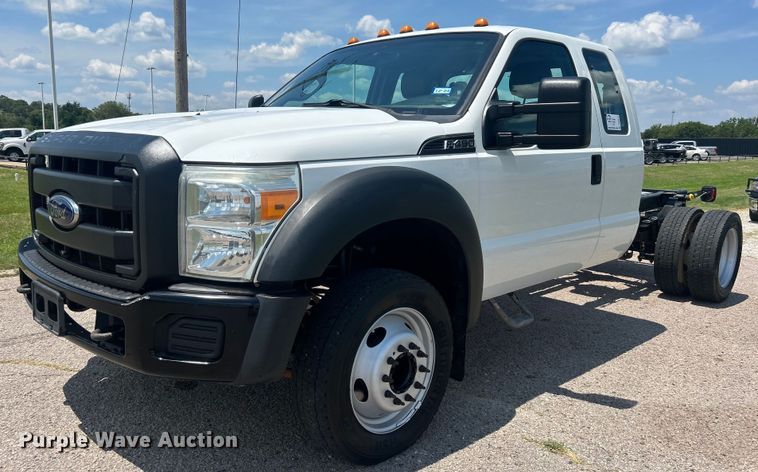 2015 Ford F450 Super Duty SuperCab truck cab and chassis - DO6613