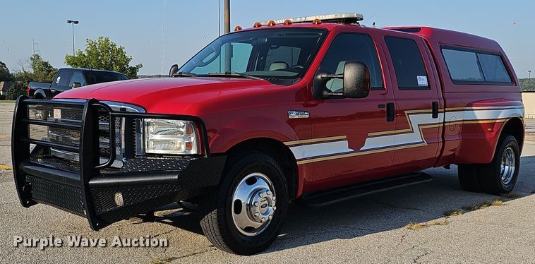 2005 Ford F350 Super Duty Crew Cab pickup truck - DS4679