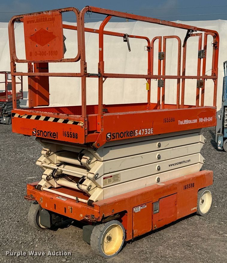 2016 Snorkel S4732E ANSI scissor lift - DX0978