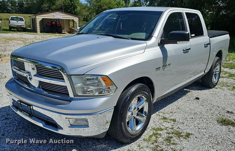 2010 Dodge Ram 1500 Crew Cab pickup truck - EJ5813