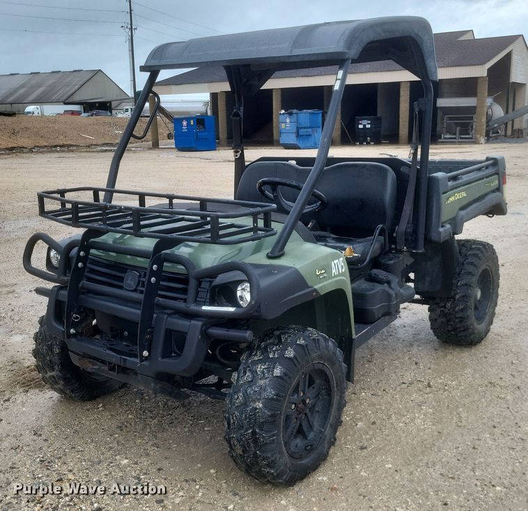 2016 John Deere Gator 825 utility vehicle - EJ7981
