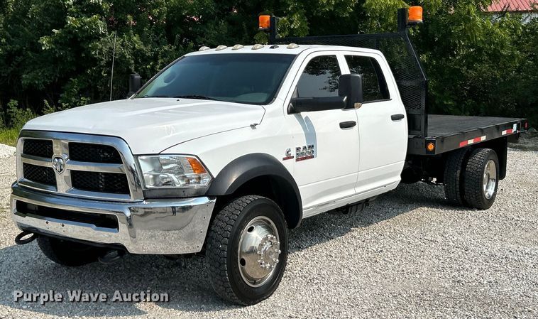 2014 Dodge  Ram 5500HD Crew Cab flatbed truck - EK3007