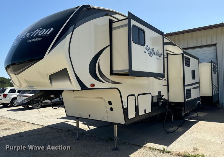 2019 Reflection 311 camper - NQ9643