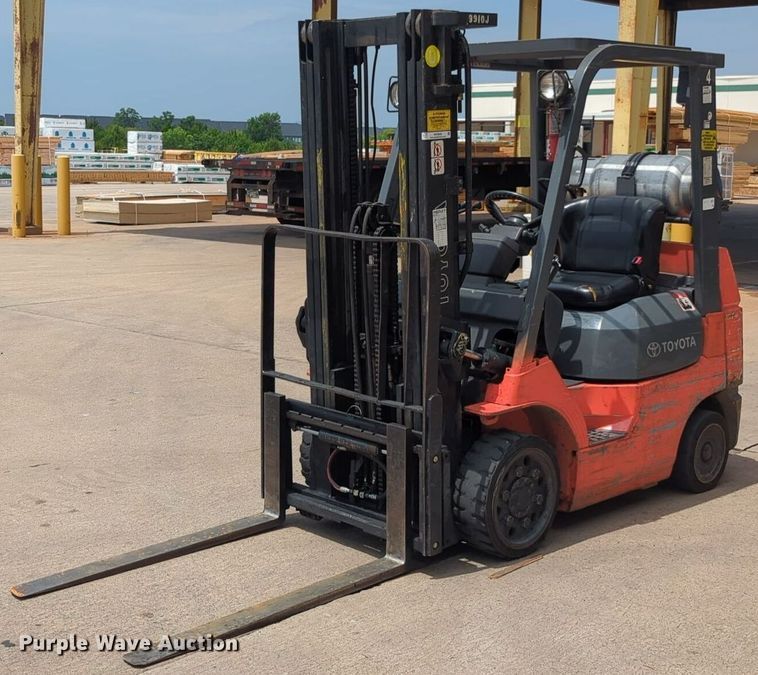 1999 Toyota 7FGCU25 forklift - NW9660