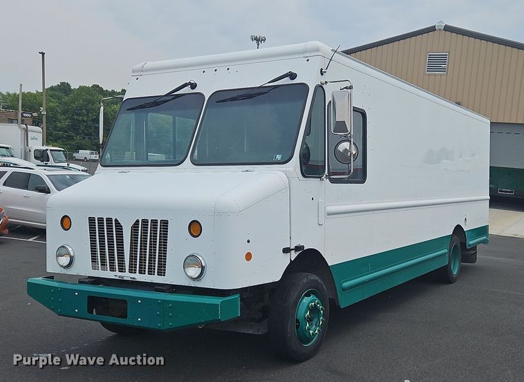 2012 Workhorse W62 delivery truck - OJ9784