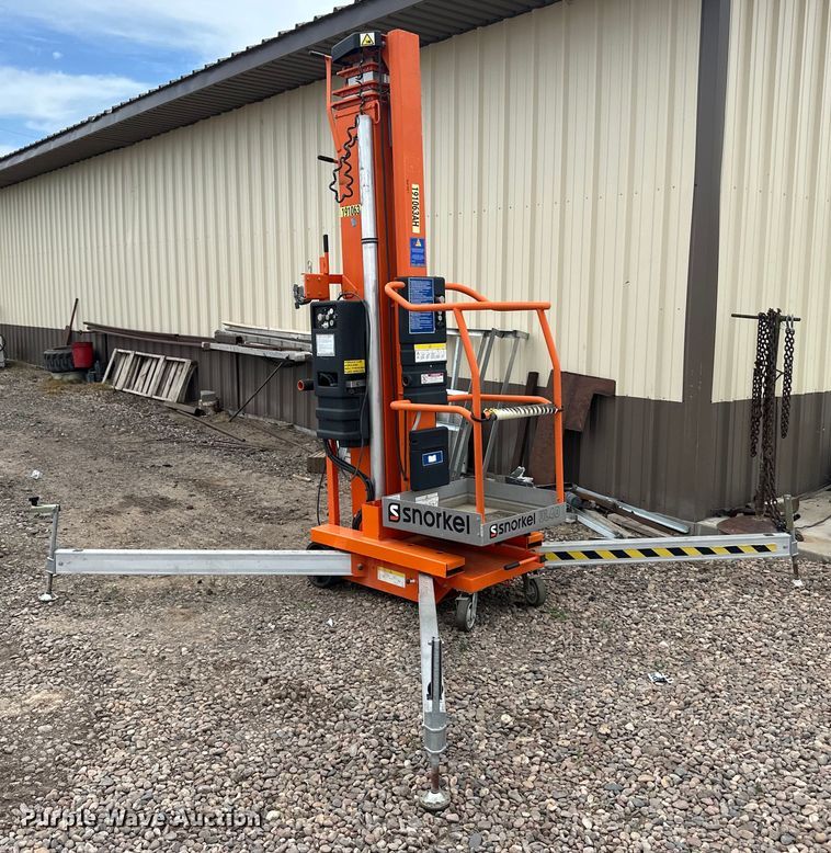 2017 Snorkel UL40AC vertical lift - OM9528