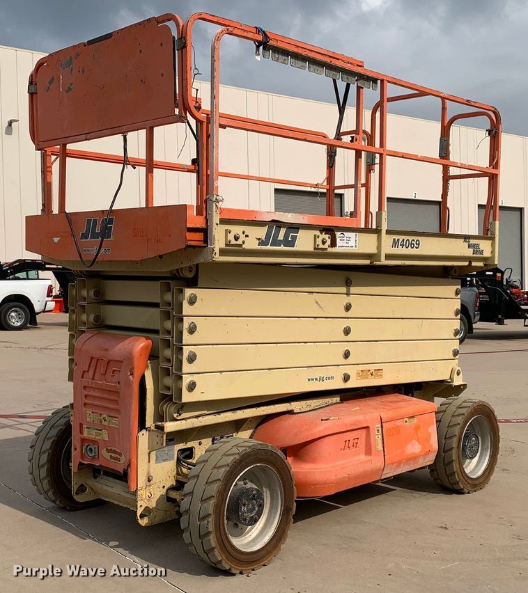 2006 JLG M4069 scissor lift - DM7945