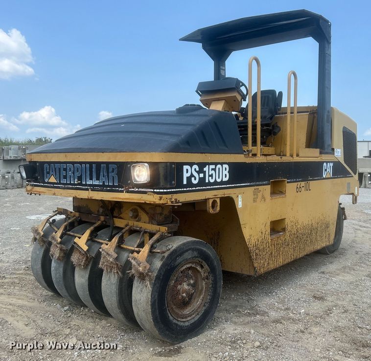 2000 Caterpillar PS-150B pneumatic roller - DO6632