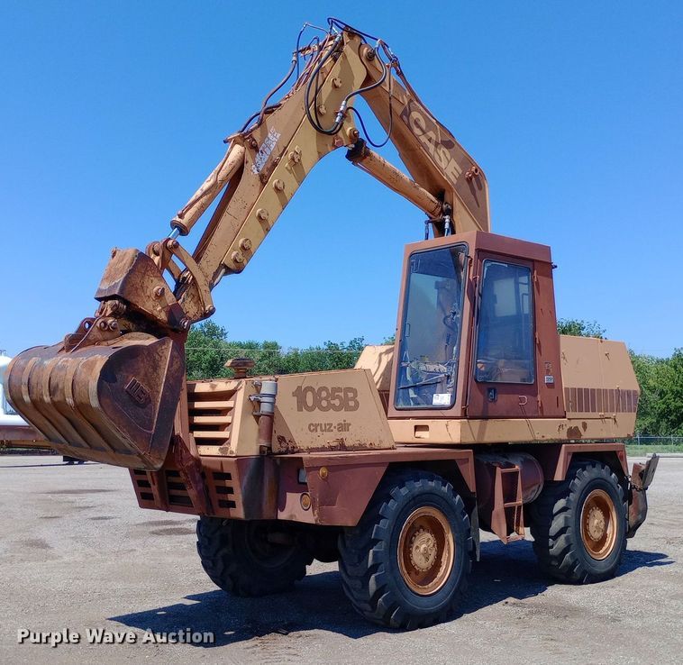1985 Case 1085B wheeled excavator - DP1266