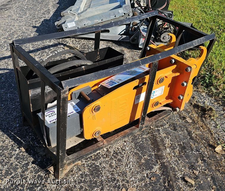 TMG Industrial TMG-HB70Q skid steer breaker - DP6580