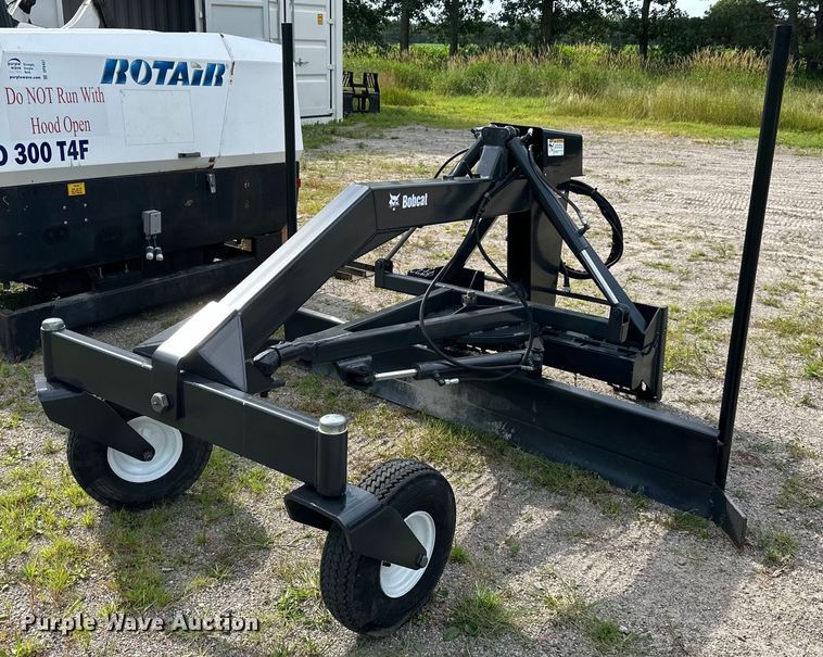 Melroe Grader skid steer grader - DP8438