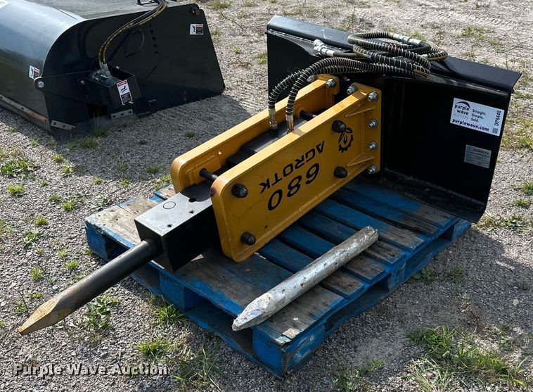 2022 Agrotk SSHH680 skid steer breaker - DP8440