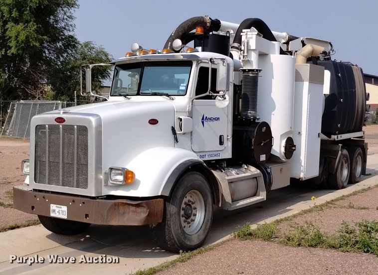 2015 Peterbilt 365 hydrovac truck - DQ6167