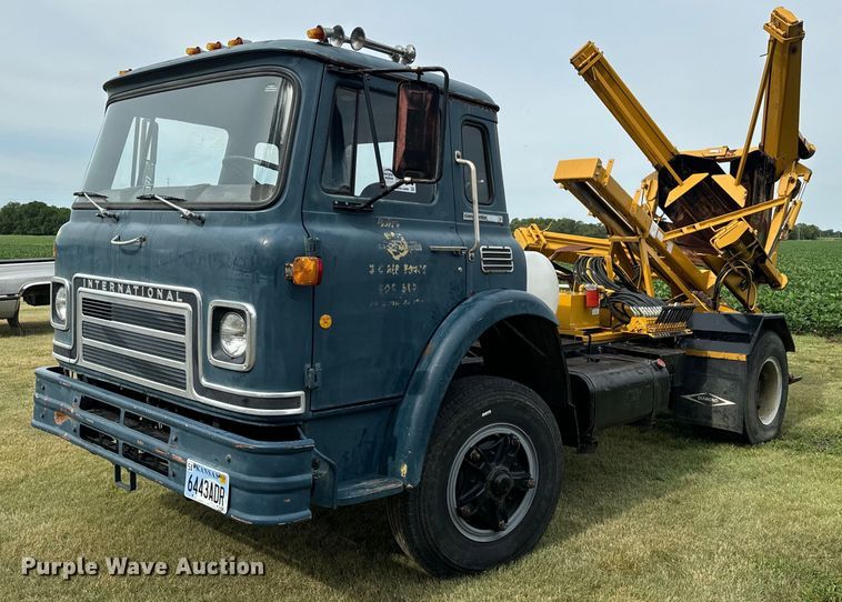 1980 International Harvester Cargostar 1850 B truck cab and chassis with tree spade - DQ6857