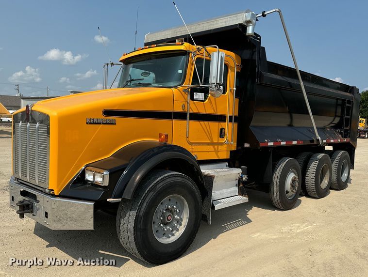 2006 Kenworth T800 dump truck - DQ6889